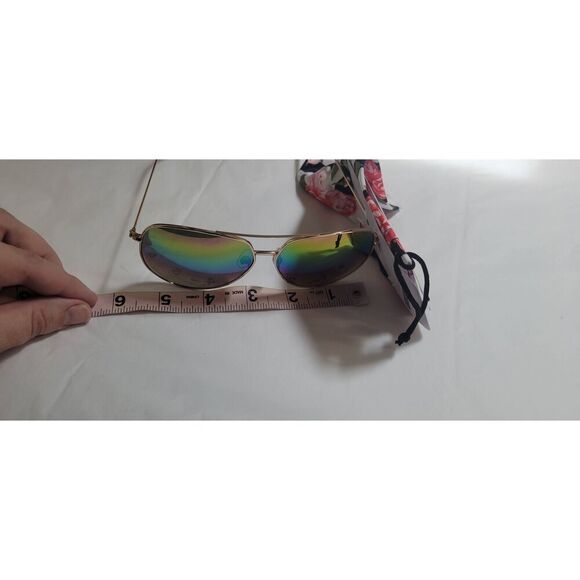 Foster Grant NEW WOMENS GOLD FRAME SUNGLASSES with Rainbow Lenses and Floral Pou - Picture 6 of 9